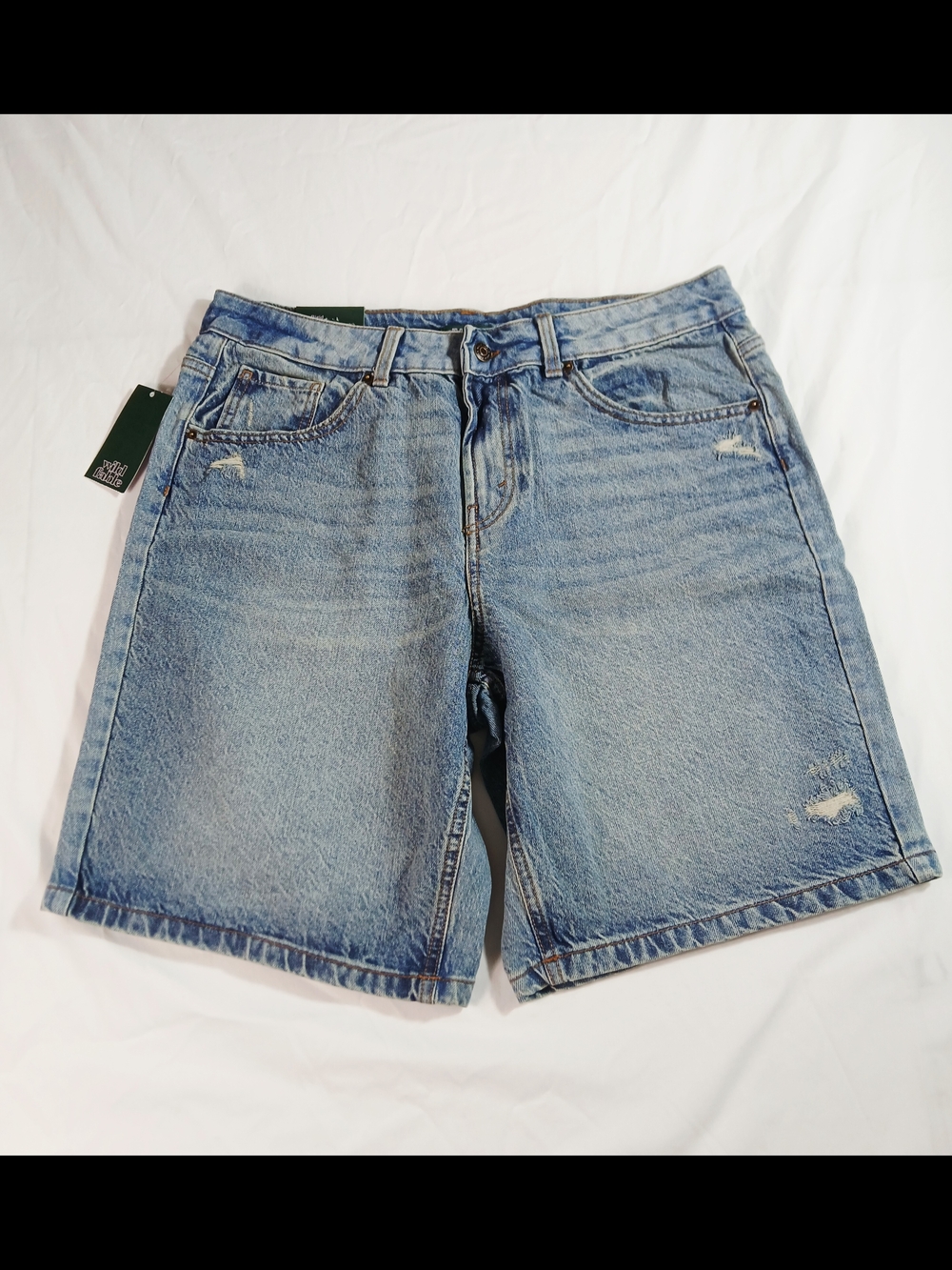 Wild Fable Women's Mid-Rise Easy Rigid Jean Shorts Medium Wash Size 10/10"